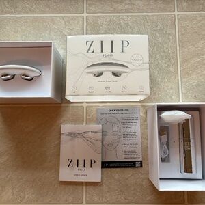 ZIIP Halo Micro & Nano Current Facial Rejuvenation Device New in Box